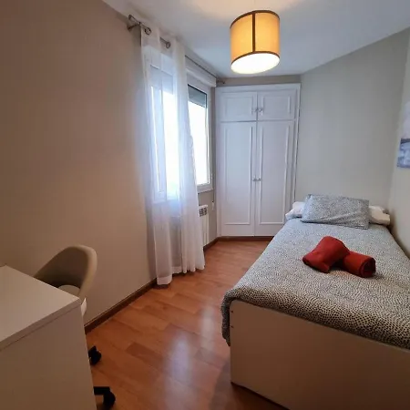 123a - A Un Paso De La Playa, Muy Luminoso Gijón